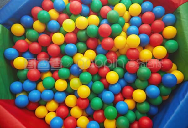 五彩塑膠球